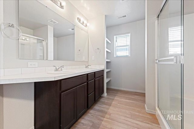 3085 N Saratov Way, Kuna, ID 83634