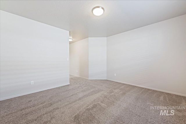 3085 N Saratov Way, Kuna, ID 83634