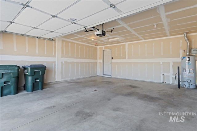 3085 N Saratov Way, Kuna, ID 83634