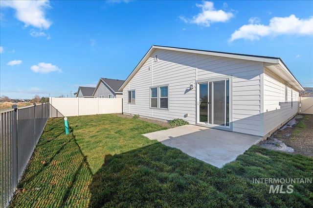 3085 N Saratov Way, Kuna, ID 83634