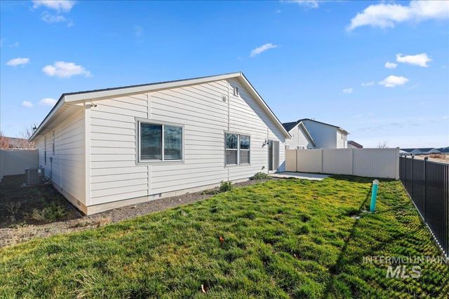 3085 N Saratov Way, Kuna, ID 83634