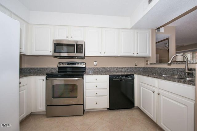 1061 Wirewood Drive 203, Raleigh, NC 27605