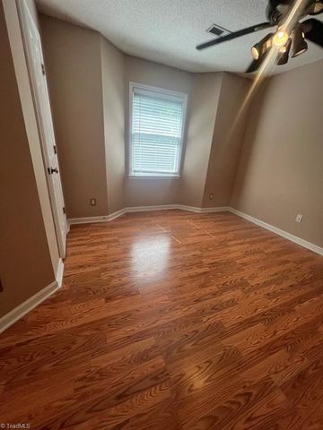 5934 Friendly Avenue M, Greensboro, NC 27410