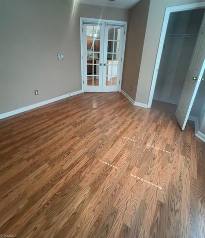5934 Friendly Avenue M, Greensboro, NC 27410