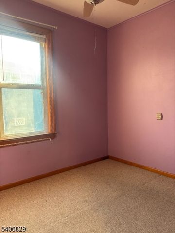 21 Main St, Linden City, NJ 07036