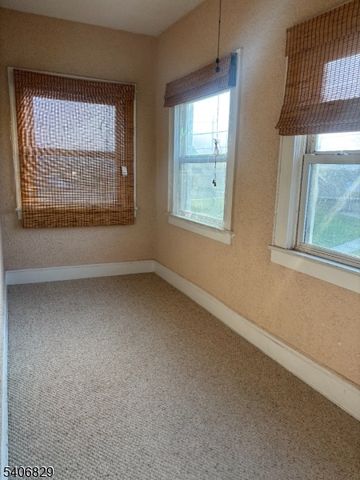 21 Main St, Linden City, NJ 07036