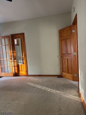 21 Main St, Linden City, NJ 07036