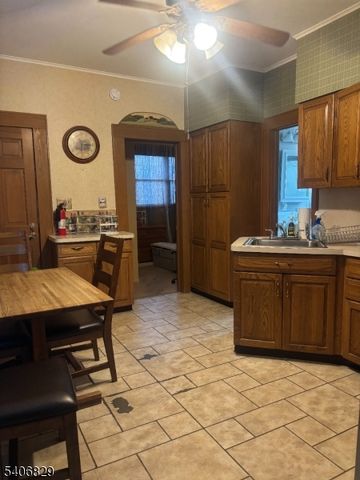 21 Main St, Linden City, NJ 07036