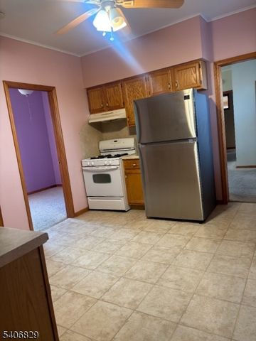 21 Main St, Linden City, NJ 07036