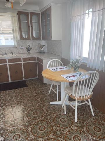 6511 Henry Ruff Road, Garden City, MI 48135