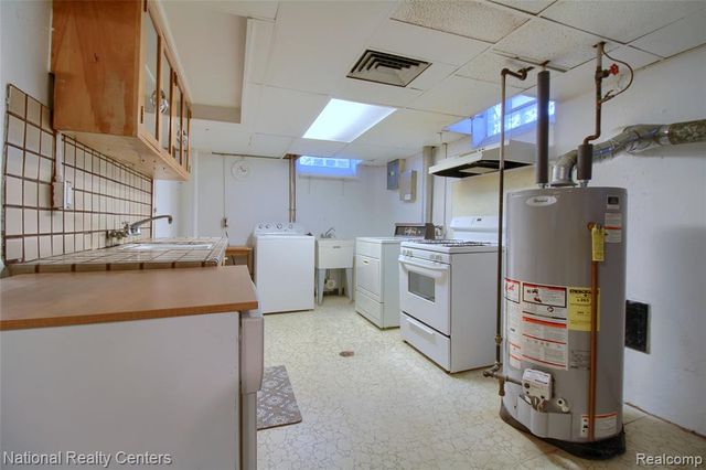 6511 Henry Ruff Road, Garden City, MI 48135