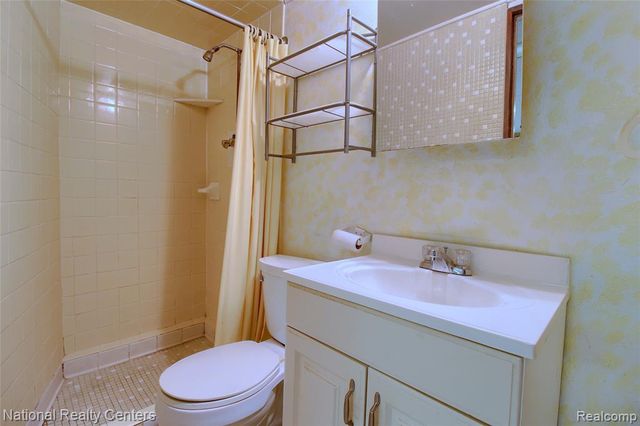 6511 Henry Ruff Road, Garden City, MI 48135