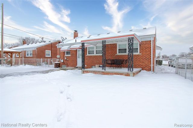 6511 Henry Ruff Road, Garden City, MI 48135