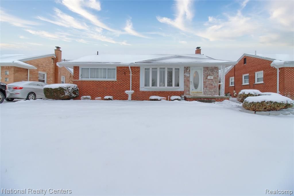 6511 Henry Ruff Road, Garden City, MI 48135