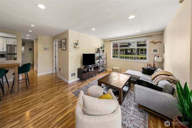 1201 E Denny Way, Seattle, WA 98122