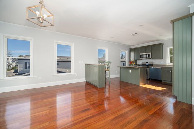 108 North Main Street 108 Up, Mansfield, MA 02048