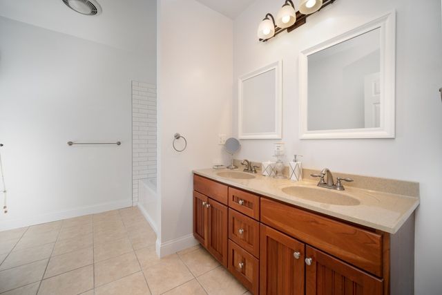 108 North Main Street 108 Up, Mansfield, MA 02048