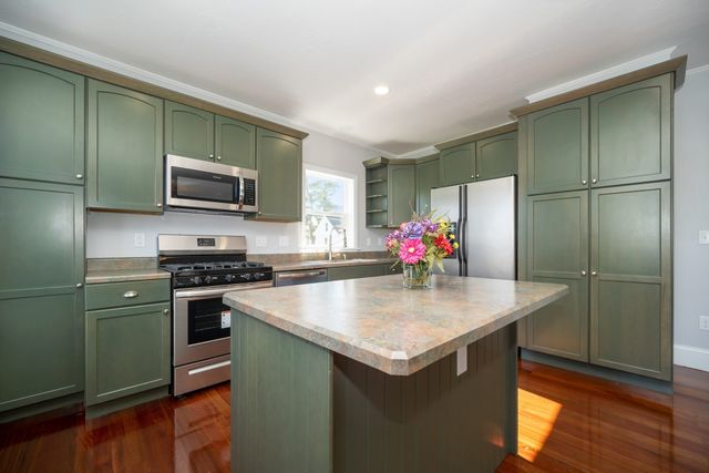 108 North Main Street 108 Up, Mansfield, MA 02048