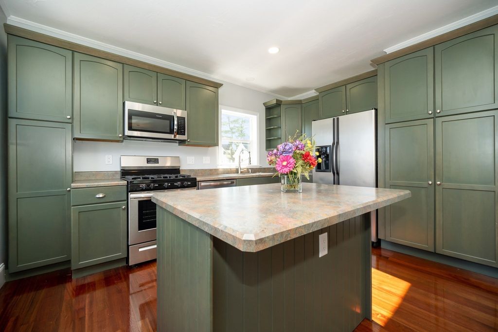 108 North Main Street 108 Up, Mansfield, MA 02048