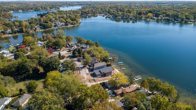 4686 Ennismore Drive, Clarkston, MI 48346