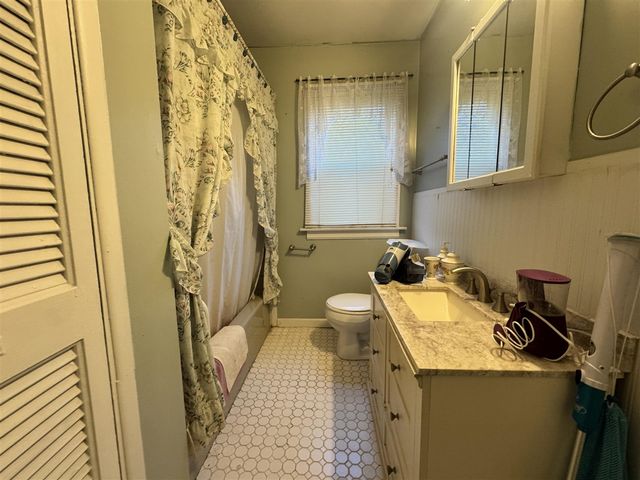 4686 Ennismore Drive, Clarkston, MI 48346