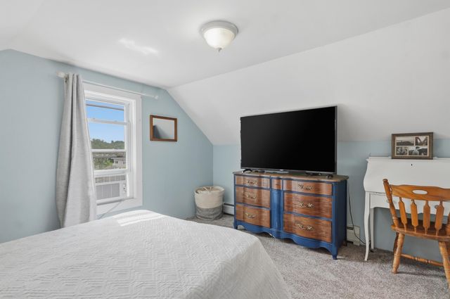40 Mcguigan Avenue, Manchester, NH 03103