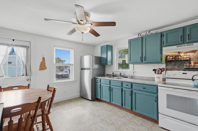40 Mcguigan Avenue, Manchester, NH 03103