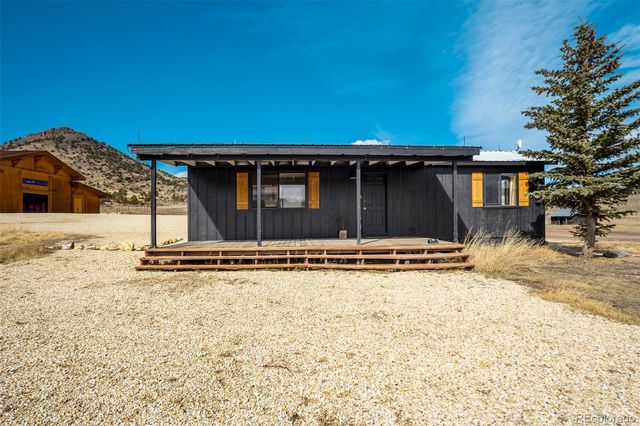 10589 County Road 102, Guffey, CO 80820