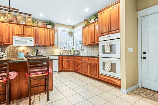 9095 Marsh Creek Circle, Galesburg, MI 49053