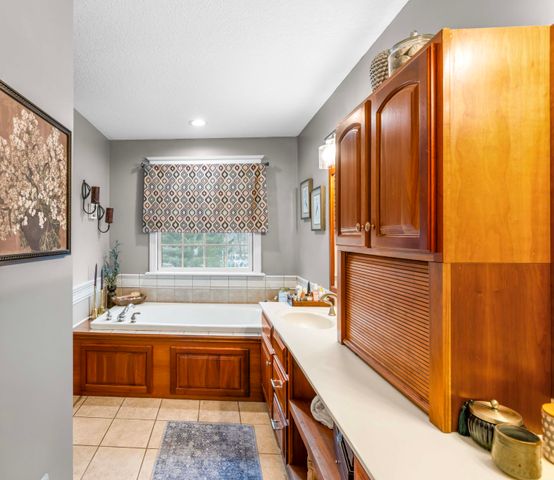 9095 Marsh Creek Circle, Galesburg, MI 49053