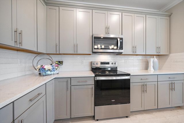 17275 LUMINOUS AVENUE, Venice, FL 34293