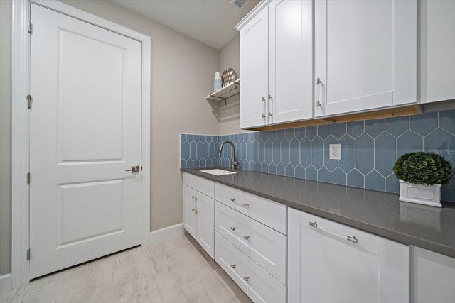 17275 LUMINOUS AVENUE, Venice, FL 34293