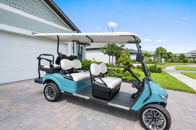 17275 LUMINOUS AVENUE, Venice, FL 34293