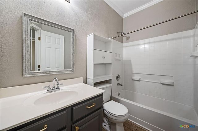 202 Flinn ST, Hutto, TX 78634