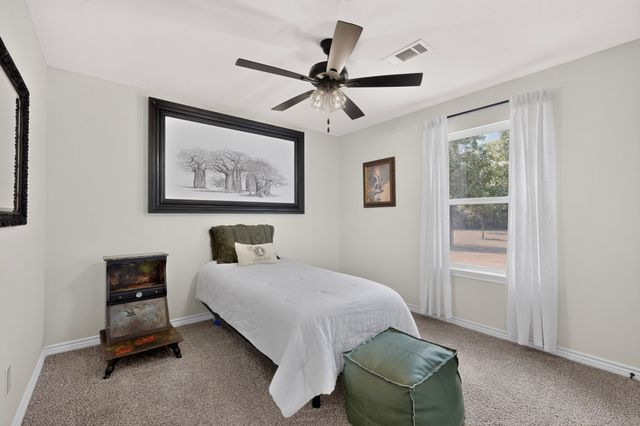 1069 Hereford Drive, Springtown, TX 76082