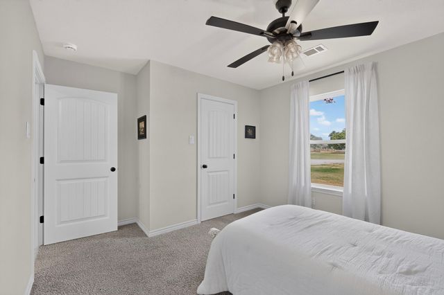 1069 Hereford Drive, Springtown, TX 76082