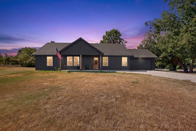 1069 Hereford Drive, Springtown, TX 76082