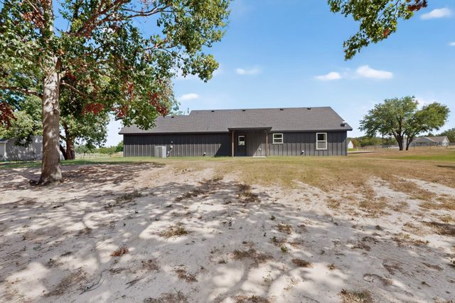 1069 Hereford Drive, Springtown, TX 76082