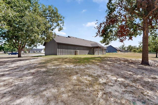 1069 Hereford Drive, Springtown, TX 76082