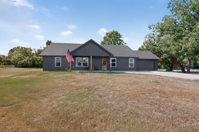 1069 Hereford Drive, Springtown, TX 76082