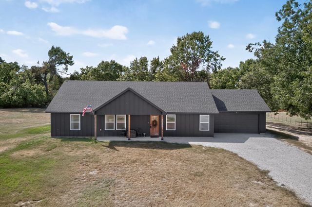 1069 Hereford Drive, Springtown, TX 76082