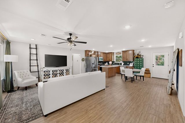 1069 Hereford Drive, Springtown, TX 76082
