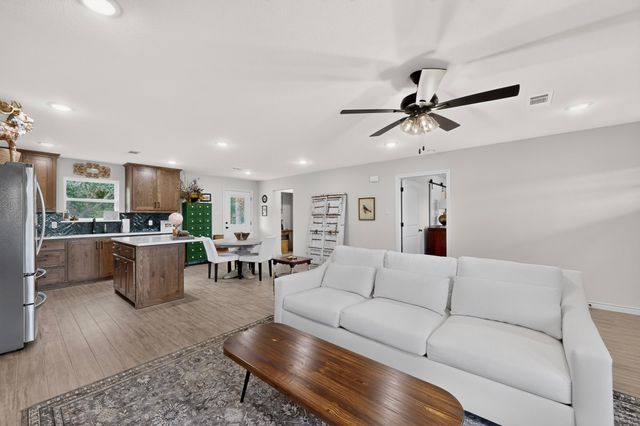 1069 Hereford Drive, Springtown, TX 76082