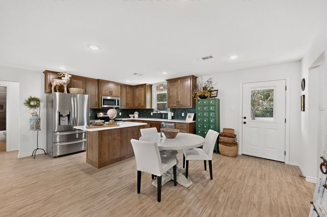 1069 Hereford Drive, Springtown, TX 76082
