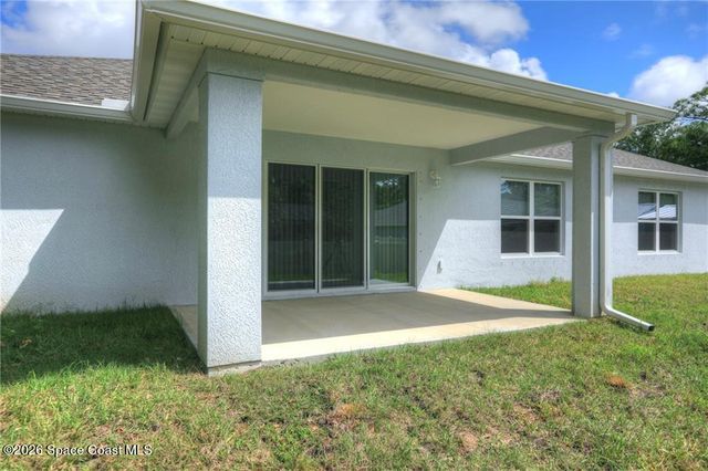 426 Lanfair Avenue, Sebastian, FL 32958