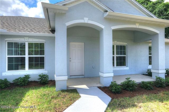 426 Lanfair Avenue, Sebastian, FL 32958