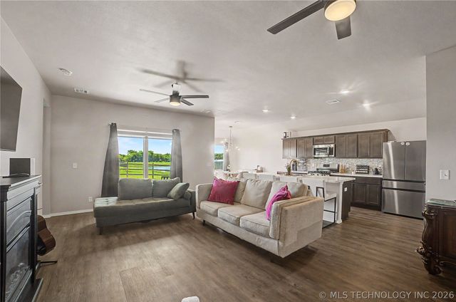 14209 N 75th East Avenue, Collinsville, OK 74021