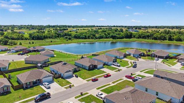 14209 N 75th East Avenue, Collinsville, OK 74021