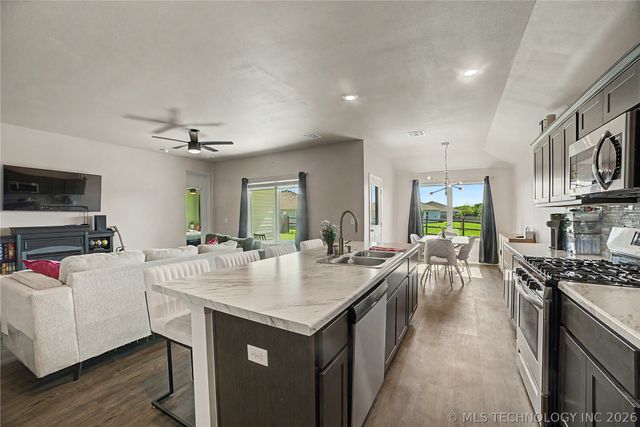 14209 N 75th East Avenue, Collinsville, OK 74021