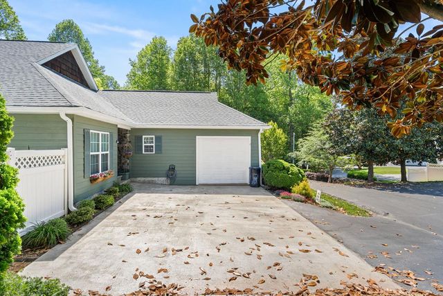 419 Long View Circle, Hiawassee, GA 30546